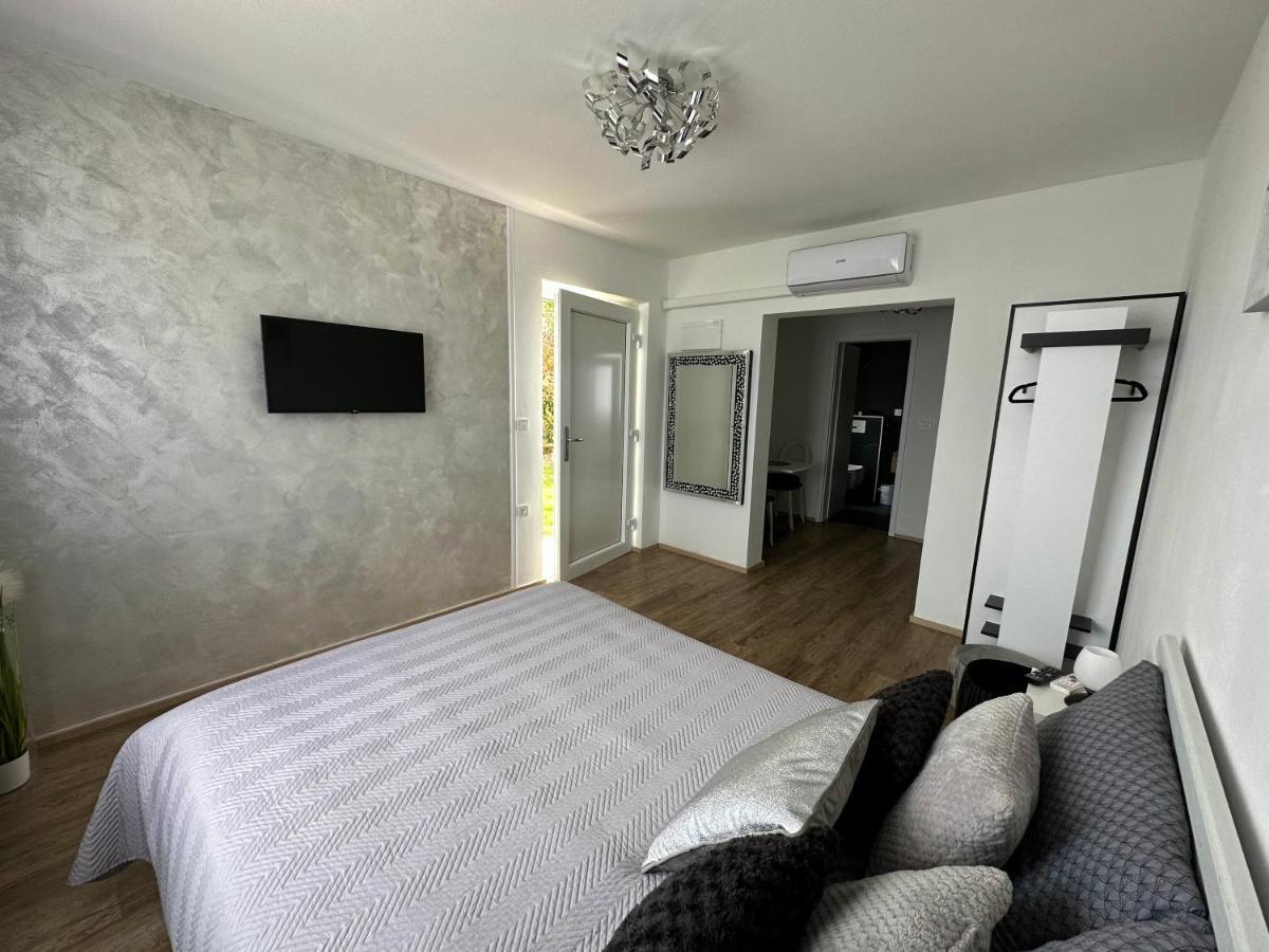 Apartmaji Meli Pu イゾラ エクステリア 写真