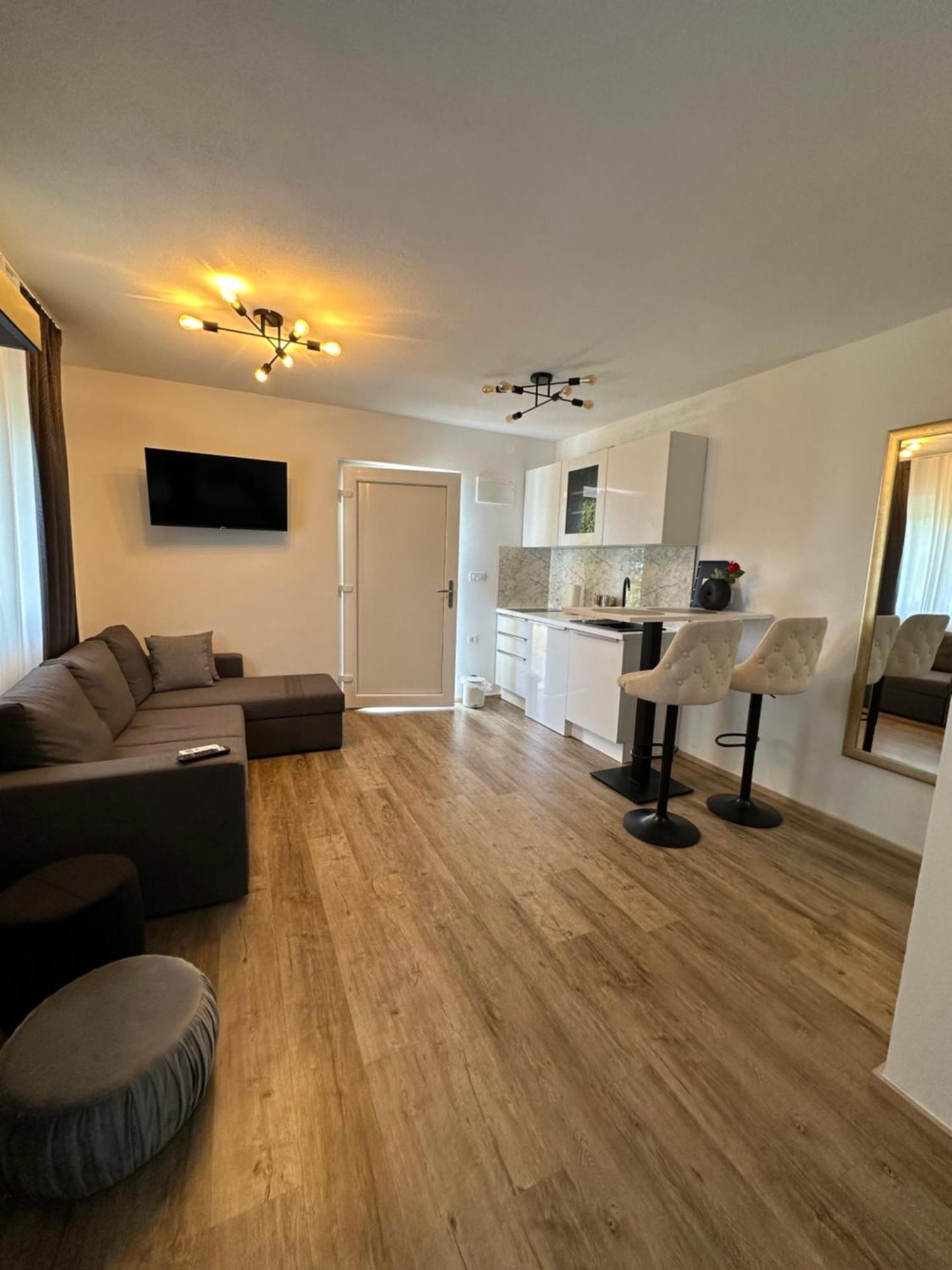 Apartmaji Meli Pu イゾラ エクステリア 写真
